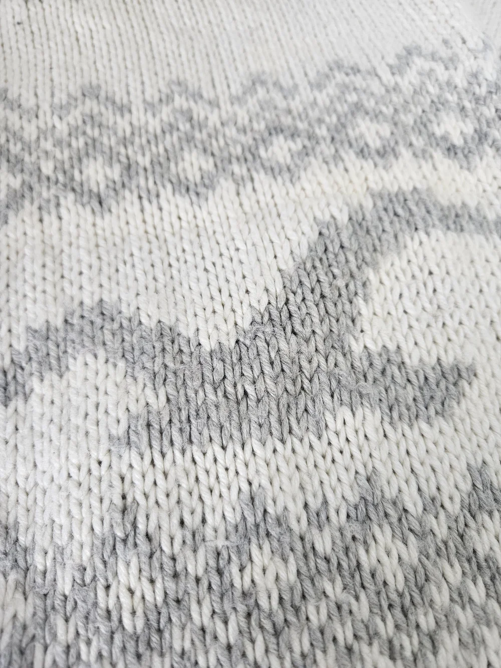 Hollister White Gray Eagle Logo Fair Isle Knit Infinity Scarf